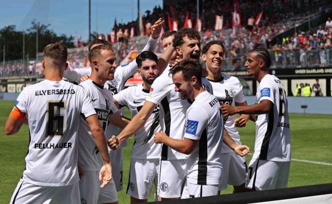 10 08 2024, Soccer, Men, 2 Bundesliga, Season 2024 2025, SV 07 Elversberg 1 FC Köln, SV 07 Elversberg goal celebration after the goal to 1 1 by Fisnik Asllani SV 07 Elversberg Elversberg Ursapharm Arena an der Kaiserlinde Saarland Germany EN Copyright: xSebastianxBachx