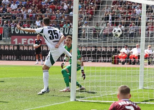 10 08 2024 Soccer Season 2024 2025 2 Soccer Bundesliga 02 Matchday 1 FC Nürnberg FCN Club FC Schalke 04 S04 Knappen Sportfoto Zink DaMa xdaxmax DFL regulations prohibit any use of photographs as image sequences and or quasi video only for editorial use Tor Treffer Goal shot to 2 1 Goal scorer Caspar Jander 20, 1 FC Nürnberg FCN, not in picture gg Marcin Kaminski 35, FC Schalke 04 S04 Justin Heekeren 28, FC Schalke 04 S04 looking after the ball
