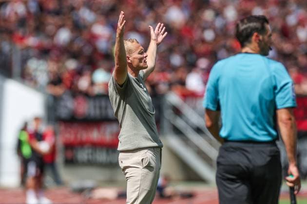 10 08 2024, Football, Season 2024 2025, 2 Bundesliga, 2 Matchday, 1 FC Nuremberg FC Schalke 04, Head Coach Karel Geraerts FC Schalke 04 Nuremberg Max Morlock Stadion Bayern Germany xRHR PHOTO TRx Copyright: TimxRehbein RHR-FOTOx RHR-FOTO TR