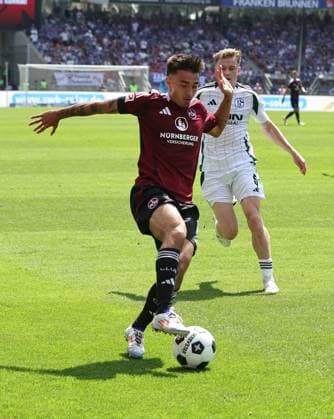 10 08 2024 Soccer Season 2024 2025 2 Soccer Bundesliga 02 Matchday 1 FC Nürnberg FCN Club FC Schalke 04 S04 Knappen Sportfoto Zink DaMa xdaxmax DFL regulations prohibit any use of photographs as image sequences and or quasi video only for editorial use Jens Castrop 17, 1 FC Nürnberg FCN Derry John Murkin 5, FC Schalke 04 S04