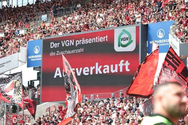 10 08 2024 Soccer Season 2024 2025 2 Soccer Bundesliga 02 Matchday 1 FC Nürnberg FCN Club FC Schalke 04 S04 Knappen Sportfoto Zink DaMa xdaxmax DFL regulations prohibit any use of photographs as image sequences and or quasi video only for editorial use Symbolbild Symbolfoto Feature Impression Scoreboard with number of spectators Sold out