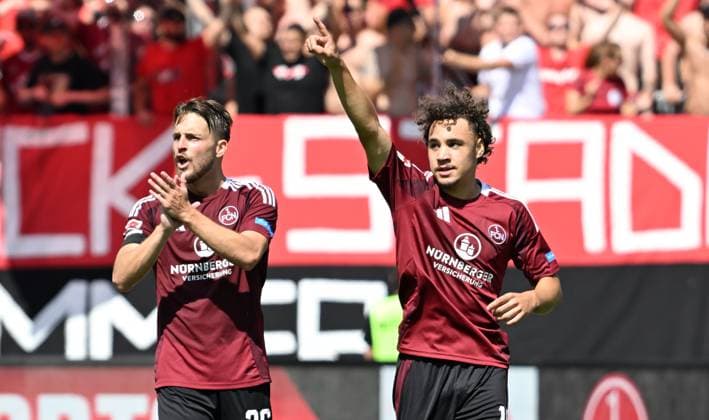 10 08 2024 Soccer Season 2024 2025 2 Soccer Bundesliga 02 Matchday 1 FC Nürnberg FCN Club FC Schalke 04 S04 Knappen Sportfoto Zink xwoxzix DFL regulations prohibit any use of photographs as image sequences and or quasi video only for editorial use Torjubel Jubel Freude nach Treffer Tor Torschuß zum 3 1 durch Rafael Lubach 18, 1 FC Nürnberg FCN Lukas Schleimer 36, 1 FC Nürnberg FCN Rafael Lubach 18, 1 FC Nürnberg FCN