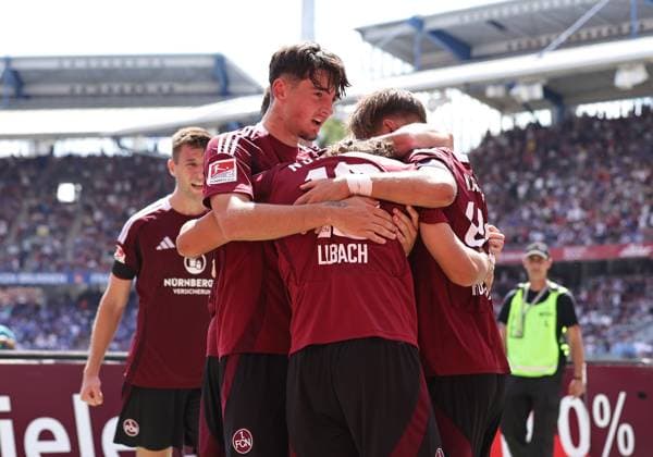 10 08 2024 Soccer Season 2024 2025 2 Soccer Bundesliga 02 Matchday 1 FC Nürnberg FCN Club FC Schalke 04 S04 Knappen Sportfoto Zink DaMa xdaxmax DFL regulations prohibit any use of photographs as image sequences and or quasi video only for editorial use Jubel Freude Torjubel nach Tor zum 3 1 Rafael Lubach 18, 1 FC Nürnberg FCN und Mannschaft Team jubelt freut sich Torschütze Rafael Lubach 18, 1 FC Nürnberg FCN