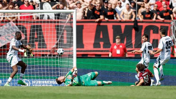 Rafael Lubach 1 FC Nuernberg, 18 r Goal scored, scores the goal to 3 1, celebrate the goal, 10 08 2024, Football, 2 Bundesliga, 2 Matchday, 1 FC Nuernberg FC Schalke 04, GER, Nuernberg, Max Morlock Stadion, DFL REGULATIONS PROHIBIT ANY USE OF PHOTOGRAPHS AS IMAGE SEQUENCES AND OR QUASI VIDEO Copyright: HMBxMedia xHeikoxBecker