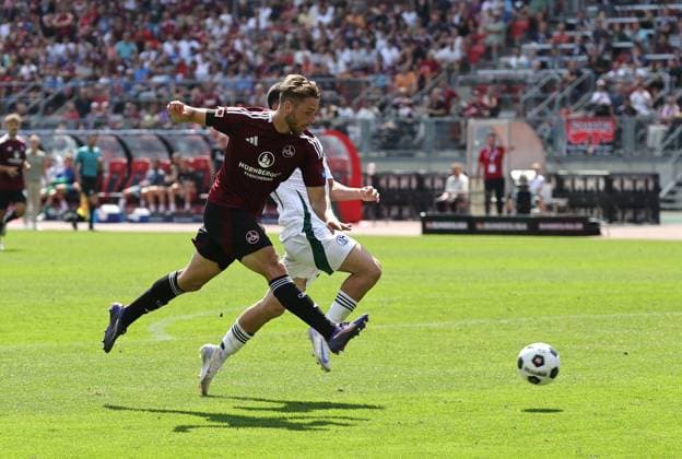 10 08 2024 Soccer Season 2024 2025 2 Soccer Bundesliga 02 Matchday 1 FC Nürnberg FCN Club FC Schalke 04 S04 Knappen Sportfoto Zink DaMa xdaxmax DFL regulations prohibit any use of photographs as image sequences and or quasi video only for editorial use Lukas Schleimer 36, 1 FC Nürnberg FCN with goal shot