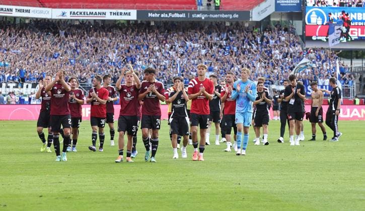 10 08 2024 Soccer Season 2024 2025 2 Soccer Bundesliga 02 Matchday 1 FC Nürnberg FCN Club FC Schalke 04 S04 Knappen Sportfoto Zink DaMa xdaxmax DFL regulations prohibit any use of photographs as image sequences and or quasi video only for editorial use Jubel Freude nach Spielende Mannschaft Team des FCN bedankt sich bei Clubfan Clubfans FCN Fans Fans Fans