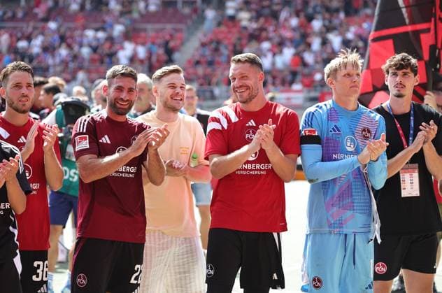 10 08 2024 Soccer Season 2024 2025 2 Soccer Bundesliga 02 Matchday 1 FC Nürnberg FCN Club FC Schalke 04 S04 Knappen Sportfoto Zink DaMa xdaxmax DFL regulations prohibit any use of photographs as image sequences and or quasi video only for editorial use Jubel Freude nach Spielende Mannschaft Team des FCN danke sich bei Clubfan Clubfans FCN Fans Fans Fans Lukas Schleimer 36, 1 FC Nürnberg FCN Enrico Valentini 22, 1 FC Nürnberg FCN Tim Handwerker 29, 1 FC Nürnberg FCN Christian Mathenia 26, 1 FC Nürnberg FCN Jan Reichert 1, 1 FC Nürnberg FCN Janni Serra 23, 1 FC Nürnberg FCN