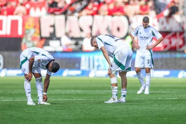 10 08 2024, Football, Season 2024 2025, 2 Bundesliga, 2 Matchday, 1 FC Nürnberg FC Schalke 04, f l Moussa Sylla FC Schalke 04 , Janik Bachmann FC Schalke 04 Nürnberg Max Morlock Stadion Bayern Germany xRHR PHOTO TRx Copyright: TimxRehbein RHR-FOTOx RHR-FOTO TR