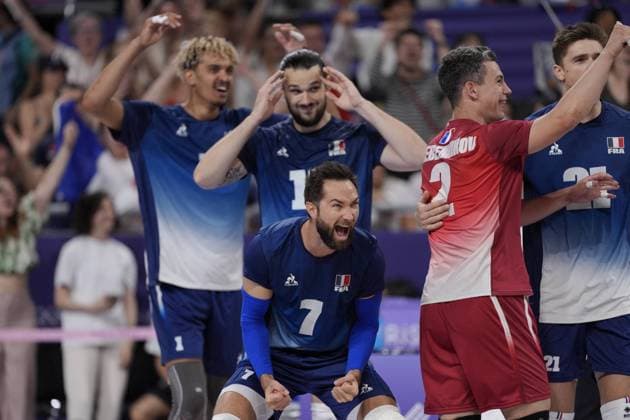 Paris 2024 - France Wins Gold In Volleyball Kevin Tillie (7) celebrate after winning the men s volleyball gold medal match between France and Poland during the Paris 2024 Olympic Games, Olympische Spiele, Olympia, OS at the South Paris Arena 1 in Paris, France on August 10, 2024. Photo by Nicolas Gouhier ABACAPRESS.COM Paris France  Copyright: xNicolasxGouhier ABACAx