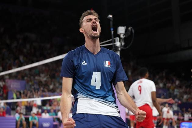 JEUX OLYMPIQUES PARIS 2024 - FRANCE - POLOGNE PHOTOPQR VOIX DU NORD MATTHIEU BOTTE ; 10 08 2024 ; 10 08 2024. Paris. JO Paris 2024. Volley-ball. Finale France - Pologne. Patry. PHOTO MATTHIEU BOTTE (LA VOIX DU NORD, VDNPQR)- The Paris 2024 Summer Olympic Games, Olympische Spiele, Olympia, OS (Jul 26-Aug 11, 2024). Finale of volley ball France vs Poland PAS-DE-CALAIS France  Copyright: xPHOTOPQR VOIXxDUxNORD MAXPPPxMATTHIEUxBOTTEx 20240810VDN8983 20240810VDN8983