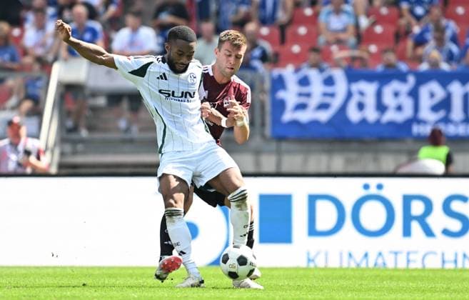 10 08 2024 Soccer Season 2024 2025 2 Soccer Bundesliga 02 Matchday 1 FC Nuremberg FCN Club FC Schalke 04 S04 Knappen Sportfoto Zink xwoxzix DFL regulations prohibit any use of photographs as image sequences and or quasi video only for editorial use Moussa Sylla 9, FC Schalke 04 S04 Robin Knoche 31, 1 FC Nuremberg FCN
