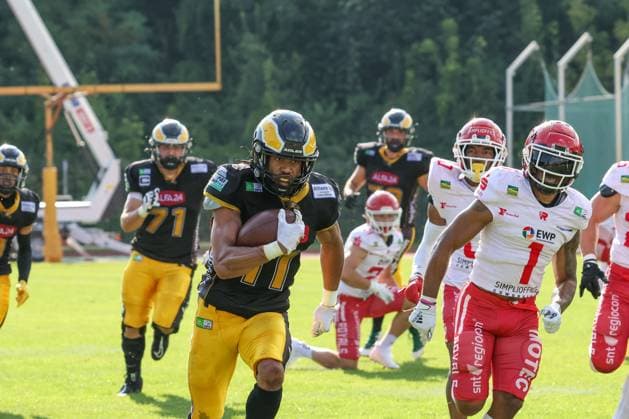 Maylan Bacher Berlin Adler, 11 carries the ball, Berlin Adler vs Potsdam Royals, American Football, GFL, 2024, Season, 10 08 2024, Berlin Berlin Land Copyright: xFootxBowl ThomasxSobotzkix