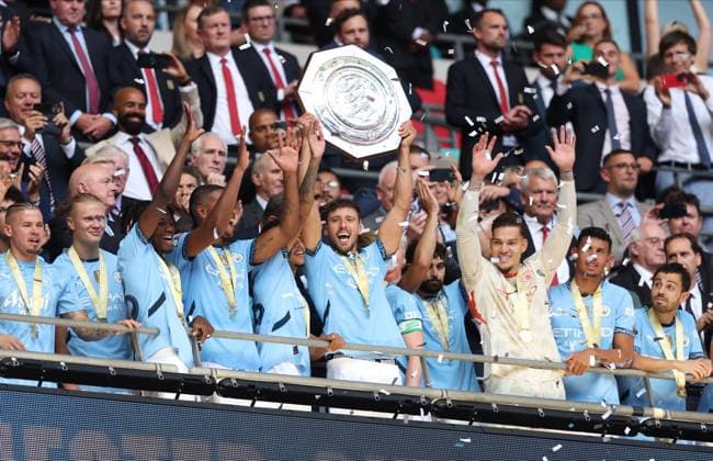 Bilder des Jahres 2024, Sport 08 August Sport Themen der Woche KW32 Sport Bilder des Tages Manchester United, ManU v Manchester City - 2024 FA Community Shield Ruben Dias of Manchester City lifts trophy after winning the 2024 FA Community Shield match between Manchester United and Manchester City at Wembley Stadium on August 10, 2024 in London, England. London Wembley Stadium England United Kingdom Copyright: xNealxSimpson Sportsphoto APLx 14046204