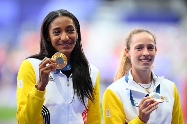 Paris 2024 Olympic Games, Olympische Spiele, Olympia, OS - 10 08 2024 PARIS, FRANCE - AUGUST 10 : Thiam Nafissatou (BEL) Athletics and Vidts Noor (BEL) Athletics during the Heptathlon medal ceremony the XXXIII Paris 2024 Summer Olympic Games on August 10, 2024 in Paris, France, 10 08 2024 Paris France  Copyright: xVincentxKalutx