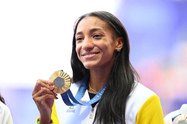 Paris 2024 Olympic Games, Olympische Spiele, Olympia, OS - 10 08 2024 PARIS, FRANCE - AUGUST 10 : Thiam Nafissatou (BEL) Athletics and Vidts Noor (BEL) Athletics during the Heptathlon medal ceremony the XXXIII Paris 2024 Summer Olympic Games on August 10, 2024 in Paris, France, 10 08 2024 Paris France  Copyright: xVincentxKalutx