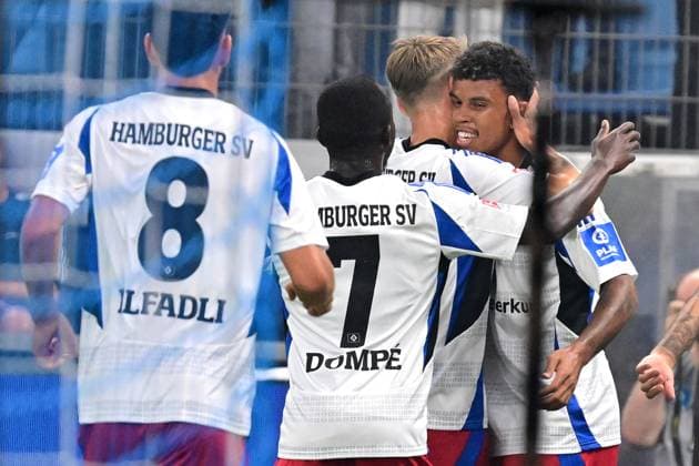 Soccer I Men I 2 Bundesliga l Hamburger SV Hertha BSC I 02 Matchday I Season 2024 2025 I HSV I 10 08 2024 I HSV Goal celebration for 1 0 Goalscorer is Koenigsdoerffer Ransford Yeboah HSV , Sportplatz Volksparkstadion, Stellingen Hamburg Germany