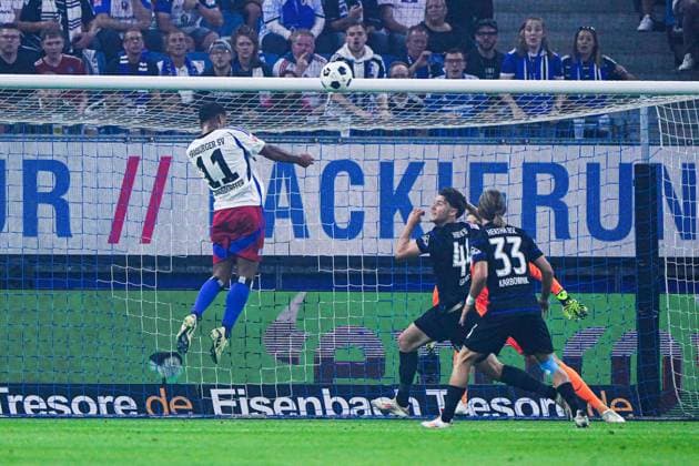 Goal to 1 0 by header Ransford Yeboah Koenigsdoerffer Hamburger SV, 11 GER, Hamburger SV vs Hertha BSC, Football, 2 Bundesliga, Matchday 2, Season 2024 2025, 10 08 2024 DFL REGULATIONS PROHIBIT ANY USE OF PHOTOGRAPHS AS IMAGE SEQUENCES AND OR QUASI VIDEO GER, Hamburger SV vs Hertha BSC, Football, 2 Bundesliga, Matchday 2, Season 2024 2025, 10 08 2024 Hamburg Copyright: xEibner-Pressefoto MarcelxvonxFehrnx EP_MFN