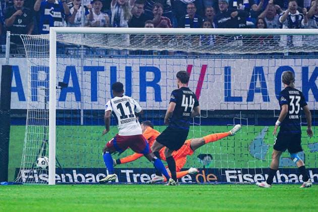Goal to 1 0 by header Ransford Yeboah Koenigsdoerffer Hamburger SV, 11 GER, Hamburger SV vs Hertha BSC, Football, 2 Bundesliga, Matchday 2, Season 2024 2025, 10 08 2024 DFL REGULATIONS PROHIBIT ANY USE OF PHOTOGRAPHS AS IMAGE SEQUENCES AND OR QUASI VIDEO GER, Hamburger SV vs Hertha BSC, Football, 2 Bundesliga, Matchday 2, Season 2024 2025, 10 08 2024 Hamburg Copyright: xEibner-Pressefoto MarcelxvonxFehrnx EP_MFN