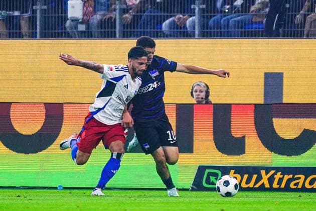 Ludovit Reis Hamburger SV, 14 , Ibrahim Maza Hertha BSC, 10 GER, Hamburger SV vs Hertha BSC, Football, 2 Bundesliga, Matchday 2, Season 2024 2025, 10 08 2024 DFL REGULATIONS PROHIBIT ANY USE OF PHOTOGRAPHS AS IMAGE SEQUENCES AND OR QUASI VIDEO GER, Hamburger SV vs Hertha BSC, Football, 2 Bundesliga, Matchday 2, Season 2024 2025, 10 08 2024 Hamburg Copyright: xEibner-Pressefoto MarcelxvonxFehrnx EP_MFN