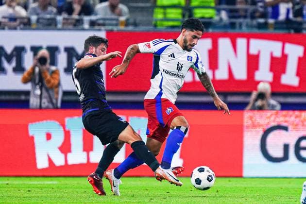 Diego Demme Hertha BSC, 06 , Ludovit Reis Hamburger SV, 14 GER, Hamburger SV vs Hertha BSC, Football, 2 Bundesliga, Matchday 2, Season 2024 2025, 10 08 2024 DFL REGULATIONS PROHIBIT ANY USE OF PHOTOGRAPHS AS IMAGE SEQUENCES AND OR QUASI VIDEO GER, Hamburger SV vs Hertha BSC, Football, 2 Bundesliga, Matchday 2, Season 2024 2025, 10 08 2024 Hamburg Copyright: xEibner-Pressefoto MarcelxvonxFehrnx EP_MFN