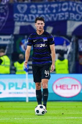 Linus Gechter Hertha BSC, 44 GER, Hamburger SV vs Hertha BSC, Football, 2 Bundesliga, Matchday 2, Season 2024 2025, 10 08 2024 DFL REGULATIONS PROHIBIT ANY USE OF PHOTOGRAPHS AS IMAGE SEQUENCES AND OR QUASI VIDEO GER, Hamburger SV vs Hertha BSC, Football, 2 Bundesliga, Matchday 2, Season 2024 2025, 10 08 2024 Hamburg Copyright: xEibner-Pressefoto MarcelxvonxFehrnx EP_MFN