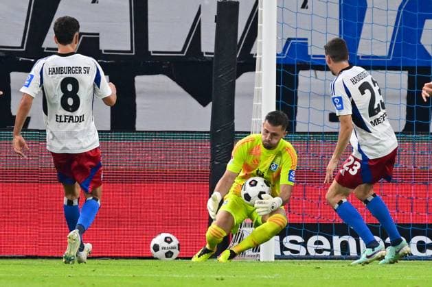 Soccer I Men I 2 Bundesliga l Hamburger SV Hertha BSC I 02 Matchday I Season 2024 2025 I HSV I 10 08 2024 I v l Elfadli Daniel HSV , Heuer Fernandes Daniel HSV , Meffert Jonas HSV , Sportplatz Volksparkstadion, Stellingen Hamburg Germany