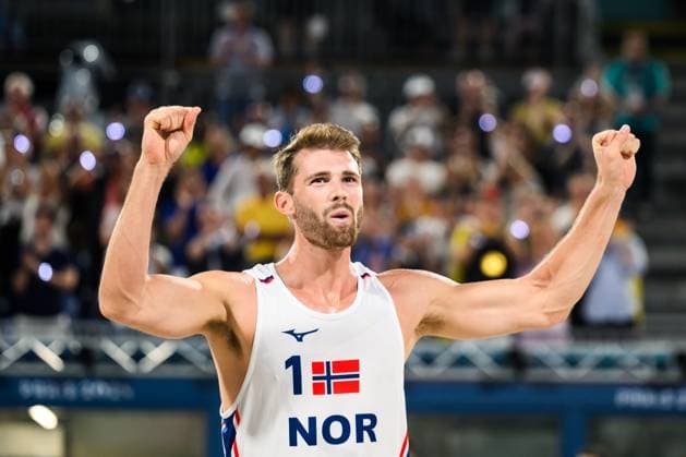 240810 Anders Mol of Norway celebrate in the men s bronze medal beach volleyball match between Qatar and Norway during day 15 of the Paris 2024 Olympic Games on August 10, 2024 in Paris Photo Ludvig Thunman BILDBYRAN code LT LT0670 beach volleyball beach volleyball sand volleyball olympic games olympics os ol olympiska spelen olympiske leker paris 2024 paris os paris ol 15 bbeng norge qatar norway bronsmatch bronze medal game jubel  Copyright: LUDVIGxTHUNMAN BB240810LT139