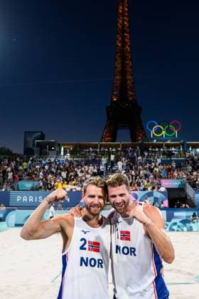 240810 Anders Mol and Christian Sorum of Norway celebrate after the men s bronze medal beach volleyball match between Qatar and Norway during day 15 of the Paris 2024 Olympic Games on August 10, 2024 in Paris Photo Ludvig Thunman BILDBYRAN kod LT LT0670 beachvolleyboll beach volleyball sandvolleyball olympic games olympics os ol olympiska spelen olympiske leker paris 2024 paris os paris ol 15 bbeng norge qatar norway bronsmatch bronze medal game jubel  Copyright: LUDVIGxTHUNMAN BB240810LT142