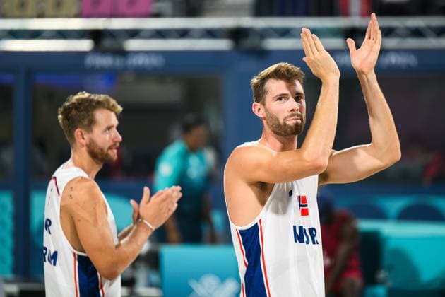 240810 Anders Mol and Christian Sorum of Norway celebrate after the men s bronze medal beach volleyball match between Qatar and Norway during day 15 of the Paris 2024 Olympic Games on August 10, 2024 in Paris Photo Ludvig Thunman BILDBYRAN kod LT LT0670 beachvolleyboll beach volleyball sandvolleyball olympic games olympics os ol olympiska spelen olympiske leker paris 2024 paris os paris ol 15 bbeng norge qatar norway bronsmatch bronze medal game  Copyright: LUDVIGxTHUNMAN BB240810LT145