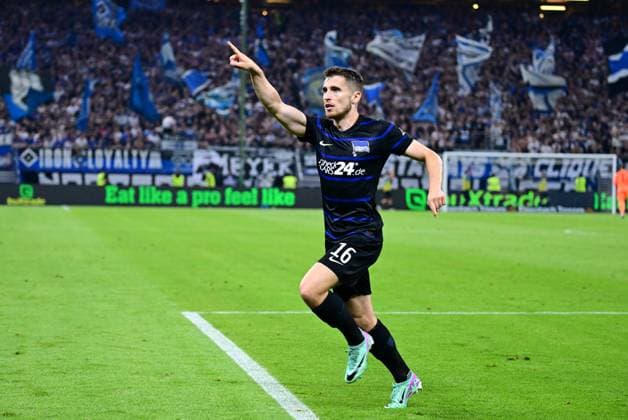 Soccer I Men I 2 Bundesliga l Hamburger SV Hertha BSC I 02 Matchday I Season 2024 2025 I HSV I 10 08 2024 I Hertha BSC Goal celebration for 1 1 Goalscorer is Kenny Jonjoe Hertha BSC , Sportplatz Volksparkstadion, Stellingen Hamburg Germany