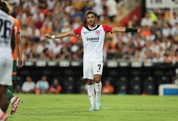 10 08 2024, Football test match, Trofeu Taronja, Valencia CF Eintracht Frankfurt, v l , Omar Marmoush Eintracht Frankfurt celebrates the 2 2 from Junior Dina Ebimbe Eintracht Frankfurt DFL DFB REGULATIONS PROHIBIT ANY USE OF PHOTOGRAPHS AS IMAGE SEQUENCES AND OR QUASI VIDEO xdcx Copyright: HMBxMedia