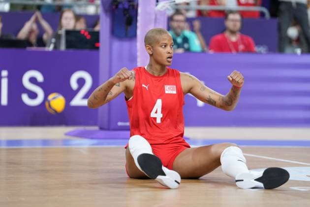 (240810) -- PARIS, Aug. 10, 2024 -- Melissa Teresa Vargas of T¨¹rkiye reacts during volleyball women s bronze medal match between Brazil and T¨¹rkiye at Paris 2024 Olympic Games, Olympische Spiele, Olympia, OS in Paris, France, on Aug. 10, 2024. ) (PARIS2024) FRANCE-PARIS-OLY-VOLLEYBALL JuxHuanzong 