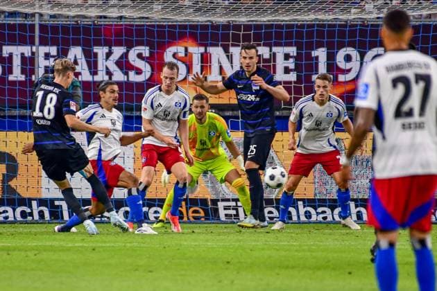 just before 1 1 Guilherme Ramos Schonlau Sebastian Heuer Fernandes Daniel Miro Muheim HSV 18 Luca Schuler 25 Haris Tabakovic Hertha Germany , Hamburg , Volksparkstadion , Football , 2 Bundesliga , Hamburger SV Hertha BSC Berlin