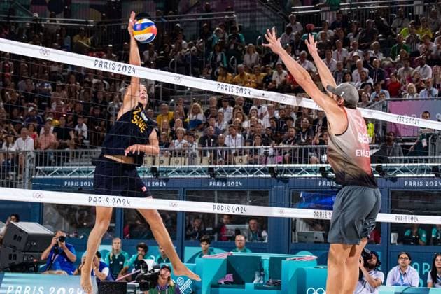 Jonatan Hellvig (SWE) - Volleyball de plage - Beach volleyball, Beachvolleyball Men’s Beach Volleyball event, Gold Match during the Olympic Games, Olympische Spiele, Olympia, OS Paris 2024 JO 2024 : Volleyball de plage - Jeux Olympiques 2024 - Paris2024 - Paris - 10 08 2024 DPPI Panoramic 
