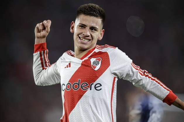 Football, Bayer Leverkusen about to loan Argentinean Claudio Echeverri