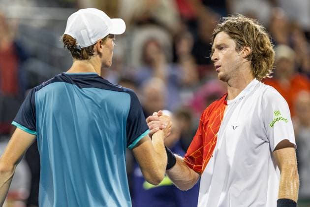 August 10, 2024, Montreal, Quebec, Canada: ANDREY RUBLEV and JANNIK SINNER from Italia shaking hand after game in quarter final of Canadian Open at IGA Stadium in Montreal, Quebec, Canada Montreal Canada - ZUMAl189 20240810_zsp_l189_077 Copyright: xYannickxLegarex