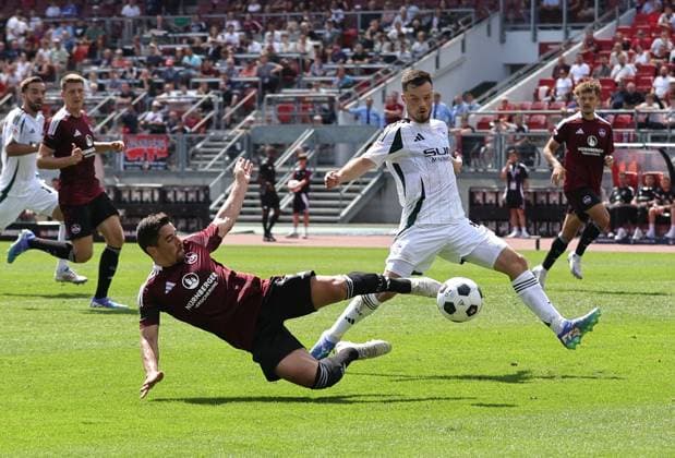 10 08 2024 Soccer Season 2024 2025 2 Soccer Bundesliga 02 Matchday 1 FC Nürnberg FCN Club FC Schalke 04 S04 Knappen Sportfoto Zink DaMa xdaxmax DFL regulations prohibit any use of photographs as image sequences and or quasi video only for editorial use Danilo Soares 3, 1 FC Nürnberg FCN Adrian Gantenbein 17, FC Schalke 04 S04