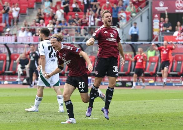 10 08 2024 Soccer Season 2024 2025 2 Soccer Bundesliga 02 Matchday 1 FC Nürnberg FCN Club FC Schalke 04 S04 Knappen Sportfoto Zink DaMa xdaxmax DFL regulations prohibit any use of photographs as image sequences and or quasi video only for editorial use Jubel Freude Torjubel nach Tor zum 1 1 Caspar Jander 20, 1 FC Nürnberg FCN Lukas Schleimer 36, 1 FC Nürnberg FCN jubelt freut sich Torschütze Lukas Schleimer 36, 1 FC Nürnberg FCN