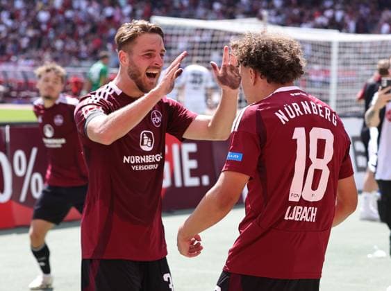 10 08 2024 Soccer Season 2024 2025 2 Soccer Bundesliga 02 Matchday 1 FC Nürnberg FCN Club FC Schalke 04 S04 Knappen Sportfoto Zink DaMa xdaxmax DFL regulations prohibit any use of photographs as image sequences and or quasi video only for editorial use Jubel Freude Torjubel nach Tor zum 3 1 Lukas Schleimer 36, 1 FC Nürnberg FCN Rafael Lubach 18, 1 FC Nürnberg FCN jubelt freut sich Torschütze Rafael Lubach 18, 1 FC Nürnberg FCN