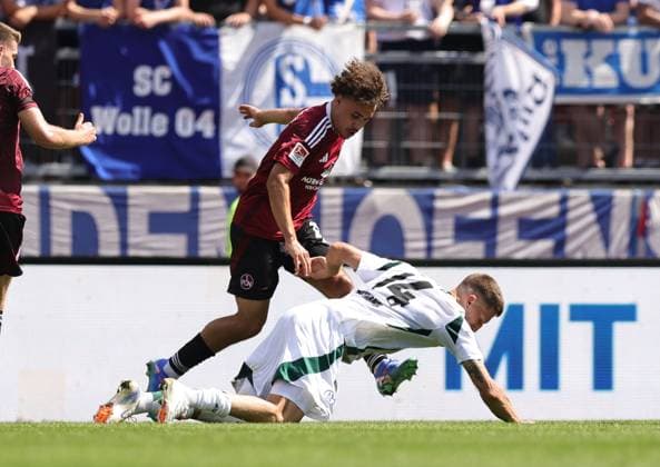 10 08 2024 Soccer Season 2024 2025 2 Soccer Bundesliga 02 Matchday 1 FC Nürnberg FCN Club FC Schalke 04 S04 Knappen Sportfoto Zink DaMa xdaxmax DFL regulations prohibit any use of photographs as image sequences and or quasi video only for editorial use Rafael Lubach 18, 1 FC Nürnberg FCN Janik Bachmann 14, FC Schalke 04 S04