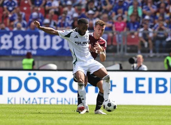 10 08 2024 Soccer Season 2024 2025 2 Soccer Bundesliga 02 Matchday 1 FC Nuremberg FCN Club FC Schalke 04 S04 Knappen Sportfoto Zink DaMa xdaxmax DFL regulations prohibit any use of photographs as image sequences and or quasi video only for editorial use Moussa Sylla 9, FC Schalke 04 S04 Robin Knoche 31, 1 FC Nuremberg FCN