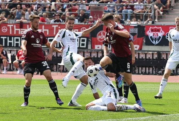 10 08 2024 Soccer Season 2024 2025 2 Soccer Bundesliga 02 Matchday 1 FC Nürnberg FCN Club FC Schalke 04 S04 Knappen Sportfoto Zink DaMa xdaxmax DFL regulations prohibit any use of photographs as image sequences and or quasi video only for editorial use Lukas Schleimer 36, 1 FC Nürnberg FCN Marcin Kaminski 35, FC Schalke 04 S04 Kenan Karaman 19, FC Schalke 04 S04 Florian Flick 6, 1 FC Nürnberg FCN
