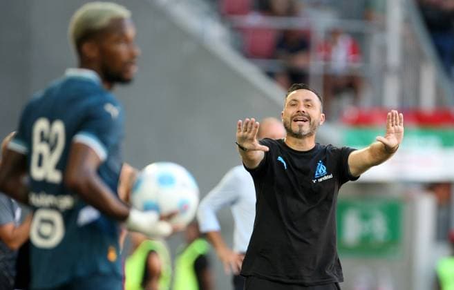 Roberto De Zerbi Trainer Olympique Marseille . Test-Spiel FC Augsburg - Olympique Marseille . Fußball: Bundesliga Fußball Test-Spiel in WWK-Arena Stadion , Augsburg , Bayern , Deutschland . August 10, 2024. Copyright: xx