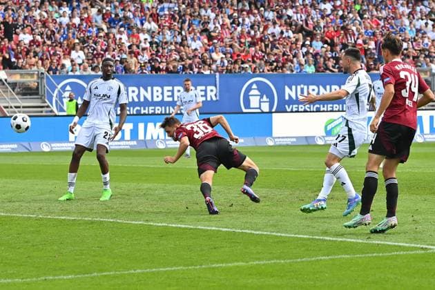 Goal Lukas SCHLEIMER 1 FC Nuernberg to 1 1,header, action,penalty area scene Soccer 2 Bundesliga 1 FC Nuernberg FC Schalke 04 3 1 2 Matchday on 10 08 2024 Max Morlock Stadion Nuernberg, Season 2024 25