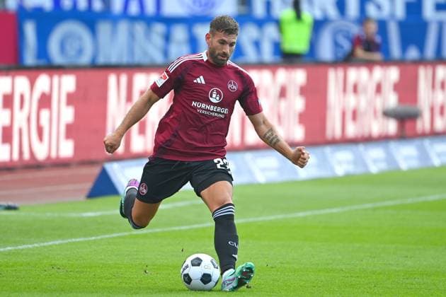 Enrico VALENTINI 1 FC Nuremberg , action,single action,single image,cropped image,full body shot,whole figure Football 2 Bundesliga 1 FC Nuremberg FC Schalke 04 3 1 2 Matchday on 10 08 2023 Max Morlock Stadium Nuremberg, Season 2024 25