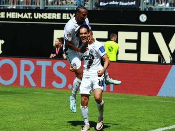 10 08 2024, xmohx, Soccer 2 Bundesliga, SV Elversberg 1 FC Köln emspor, v l Filimon Gerezgiher and Frederik Schmahl Elversberg celebrate the 2 1 DFL DFB REGULATIONS PROHIBIT ANY USE OF PHOTOGRAPHS as IMAGE SEQUENCES and or QUASI VIDEO Elversberg