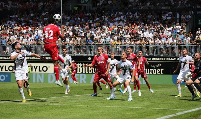 10 08 2024, xmohx, Soccer 2 Bundesliga, SV Elversberg 1 FC Köln emspor, v l Semih Sahin Elversberg , Damian Downs Köln DFL DFB REGULATIONS PROHIBIT ANY USE OF PHOTOGRAPHS as IMAGE SEQUENCES and or QUASI VIDEO Elversberg