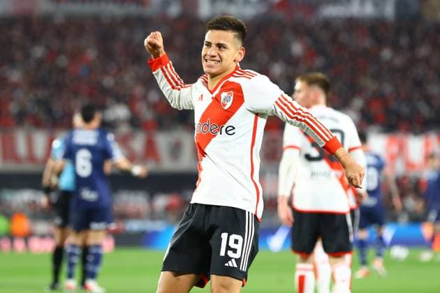 River Plate s midfielder Claudio Echeverri celebrates after scoring a goal against Huracan during the Argentine Professional Football League Tournament 2024 Cesar Luis Menotti match at El Monumental stadium in Buenos Aires, on August 10, 2024 BUENOS AIRES ARGENTINA Copyright: xALEJANDROxPAGNIx