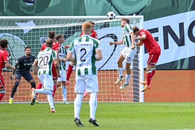 11 08 2024, Football, 2 Bundesliga, 2 Matchday Season 2024 2025, Preußen Münster Hannover 96, Goal chance Lukas Frenkert SC Preussen Münster , Phil Neumann Hannover 96 , xRHR FOTO TKx Copyright: RHR-FOTOx RHR-FOTO TK