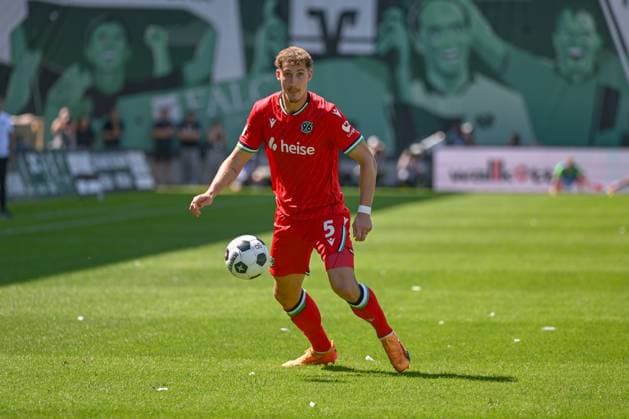 11 08 2024, Football, 2 Bundesliga, 2 Matchday Season 2024 2025, Preußen Münster Hannover 96, Phil Neumann Hannover 96 , xRHR PHOTO TKx Copyright: RHR-FOTOx RHR-FOTO TK